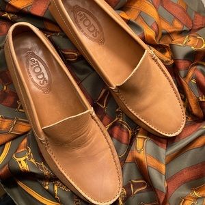 TOD’S Italy Gommino Camel/Tan Leather Driving Shoes Slip On Size 10.5 USA 10.